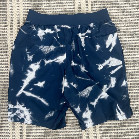 Lululemon THE Short - Picture 2 of 2